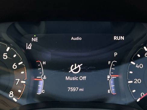 Used 2025 Jeep Compass Latitude image 15