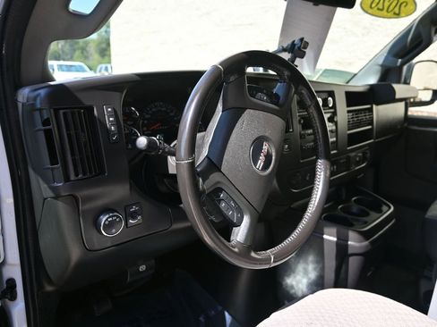 Used 2020 GMC Savana 3500 Extended w/ Driver Convenience Package image 17