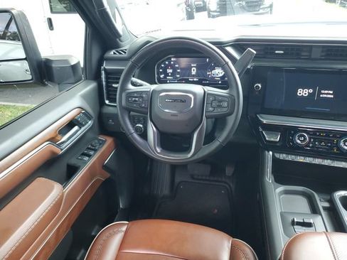 Used 2025 GMC Sierra 2500 Denali Ultimate w/ Max Trailering Package AWD/4WD image 13