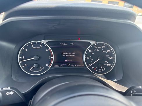 Used 2024 Nissan Rogue SV FWD image 39