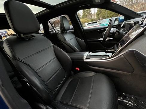 Used 2023 Mercedes-Benz GLC 300 4MATIC image 29