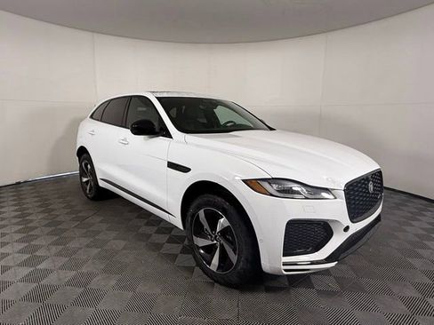 Used 2025 Jaguar F-PACE R-Dynamic S image 8