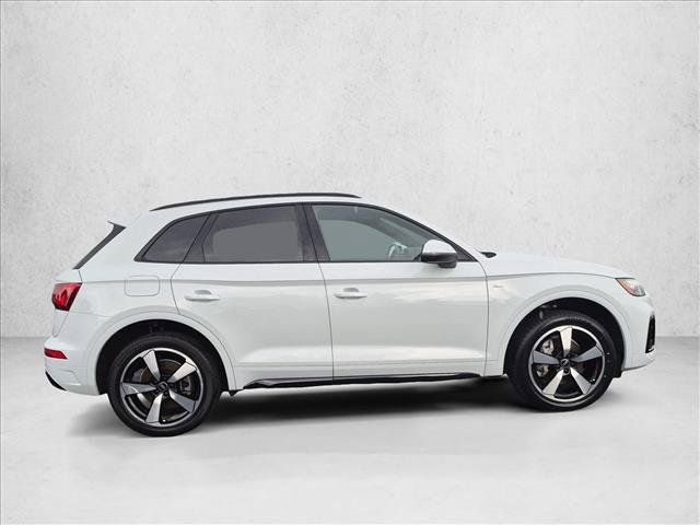 Used 2023 Audi Q5 2.0T Premium Plus w/ Premium Plus Package AWD/4WD image 4