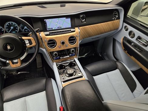 Certified 2019 Rolls-Royce Cullinan image 23