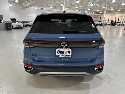 New 2026 Volkswagen Taos SE image 7
