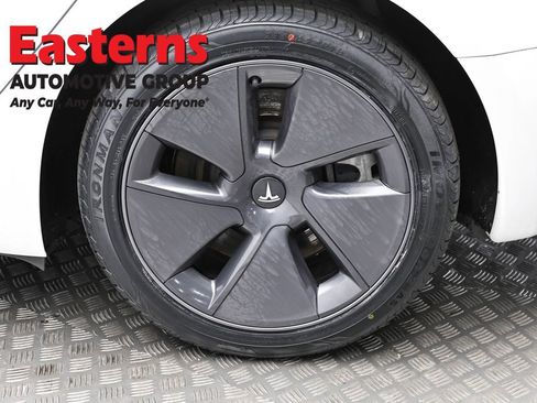 Used 2023 Tesla Model 3 Standard Range image 8