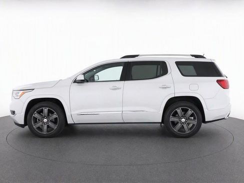 Used 2017 GMC Acadia Denali w/ Technology Package FWD image 6