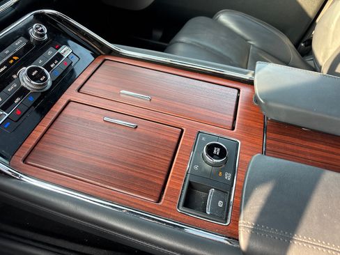 Certified 2023 Lincoln Navigator Reserve AWD/4WD image 23