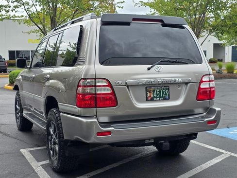Used 2004 Toyota Land Cruiser w/ Convenience Pkg AWD/4WD image 5