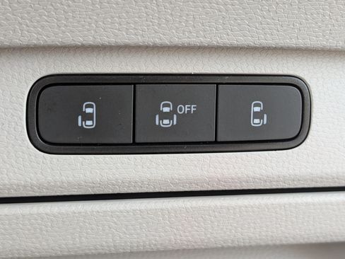 Used 2025 Volkswagen ID. Buzz 1st Edition AWD/4WD image 28