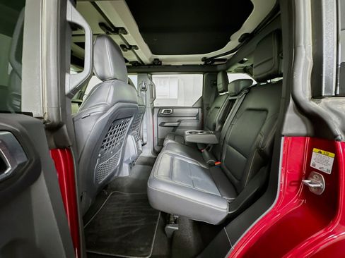 Used 2025 Ford Bronco Badlands image 27