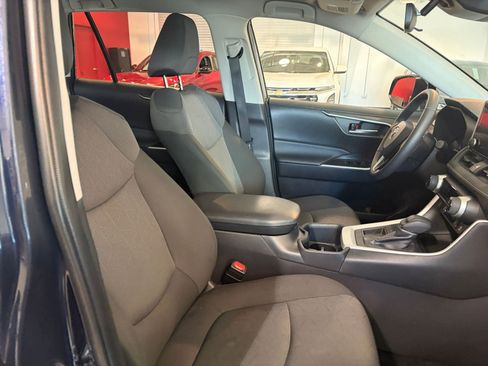 Used 2025 Toyota RAV4 XLE image 36