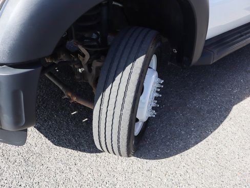 Used 2016 Ford F550 2WD Regular Cab Super Duty image 38