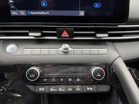 Used 2023 Hyundai Elantra Limited w/ Preferred Accessory Package image 19