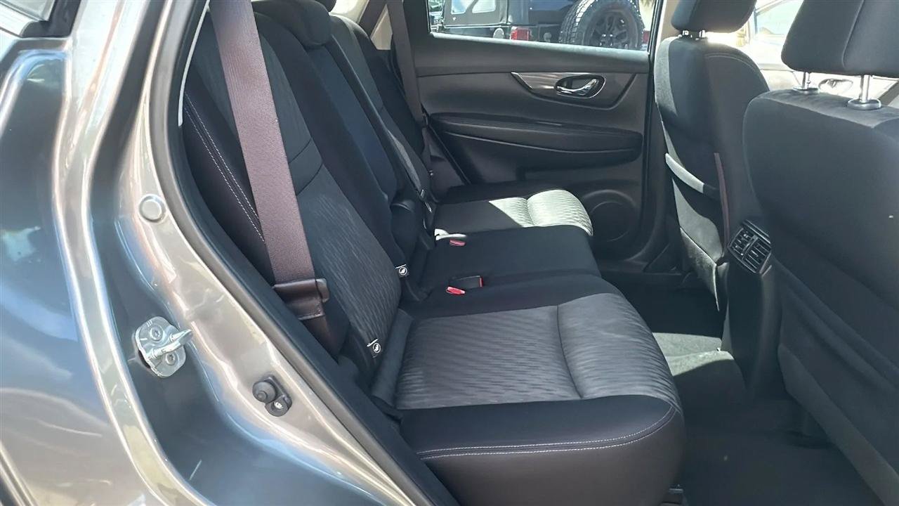 Used 2017 Nissan Rogue S FWD image 32