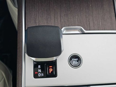 New 2026 Land Rover Range Rover Long Wheelbase SE AWD/4WD image 30