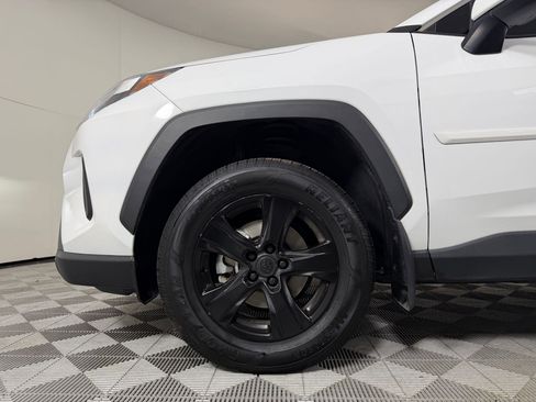 Used 2022 Toyota RAV4 XLE image 10