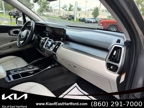 Used 2023 Kia Sorento SX Prestige AWD/4WD image 12
