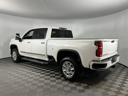 Used 2025 Chevrolet Silverado 2500 High Country w/ High Country Premium Package image 9