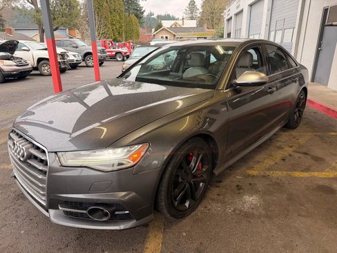 Used 2017 Audi S6 Prestige image 3