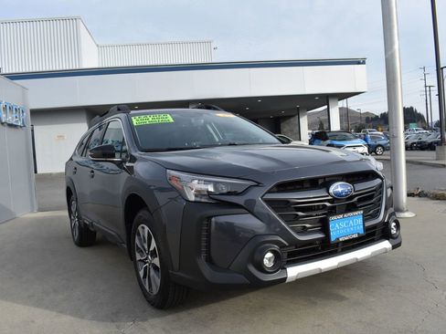 Used 2025 Subaru Outback Limited XT image 9