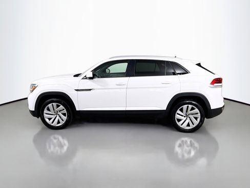 Certified 2022 Volkswagen Atlas Cross Sport SE w/ Panoramic Sunroof Package image 2