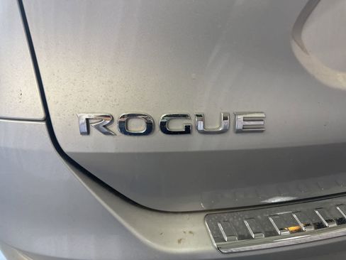 Used 2014 Nissan Rogue SV FWD image 9