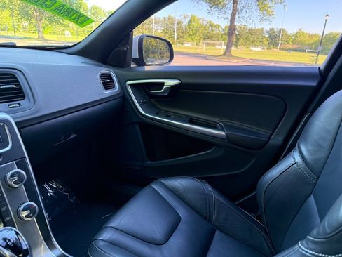 Used 2017 Volvo S60 T6 R-Design Platinum AWD/4WD image 13