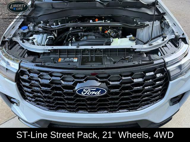 Used 2027 Ford Explorer ST-Line w/ Premium Package AWD/4WD image 38