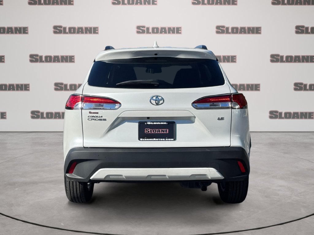 Used 2024 Toyota Corolla Cross LE FWD image 4