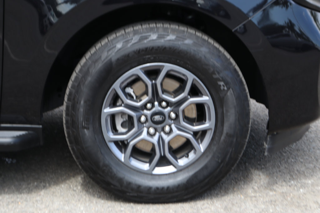 Used 2025 Ford Expedition Active AWD/4WD image 48