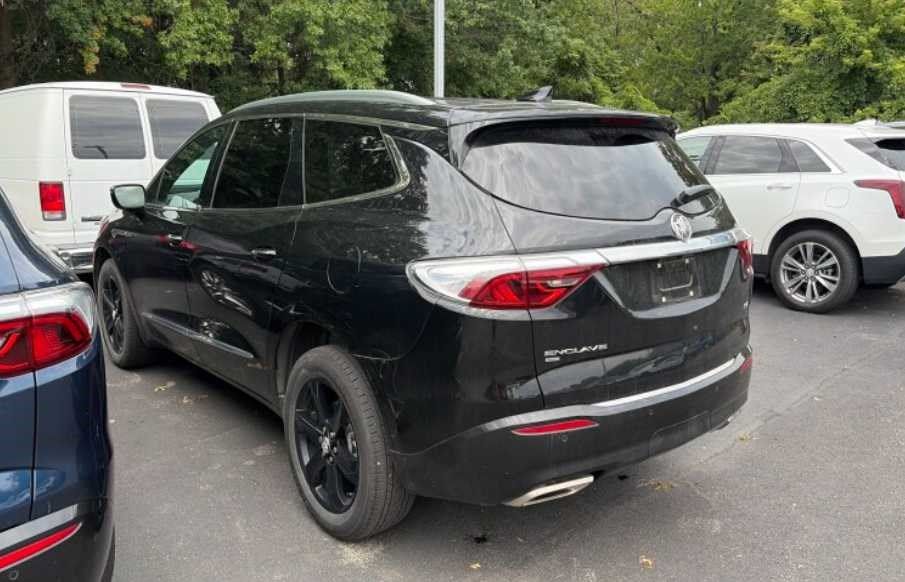Used 2023 Buick Enclave Essence w/ Experience Buick Package AWD/4WD image 3