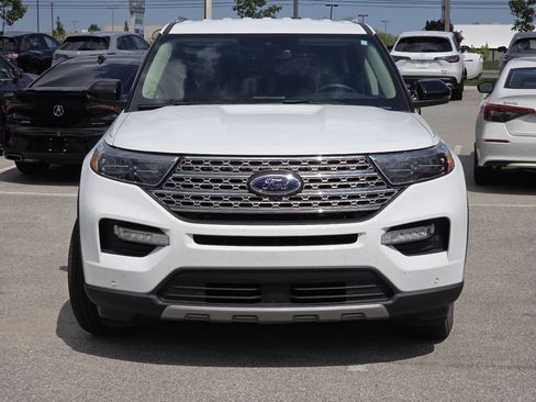 Used 2021 Ford Explorer Limited w/ Equipment Group 301A AWD/4WD image 3