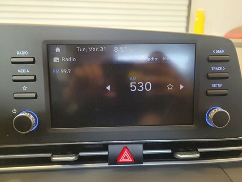 Used 2025 Hyundai Elantra Sport image 25