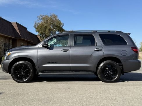 Used 2018 Toyota Sequoia TRD Sport image 2