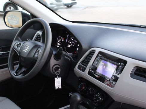 Used 2022 Honda HR-V LX image 17