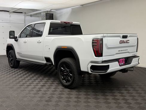 Used 2025 GMC Sierra 2500 AT4 w/ AT4 Premium Plus Package AWD/4WD image 3