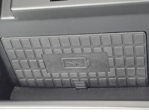 Used 2021 Ford Explorer Platinum w/ Equipment Group 601A AWD/4WD image 9