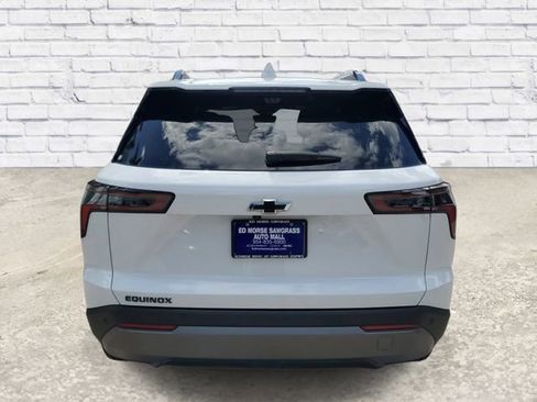 Certified 2025 Chevrolet Equinox LT w/ Safety and Technology Package FWD image 3
