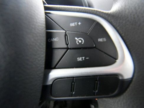 Used 2023 Jeep Renegade Latitude AWD/4WD image 22