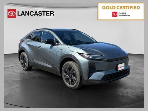 Certified 2026 Toyota C-HR AWD/4WD image 1