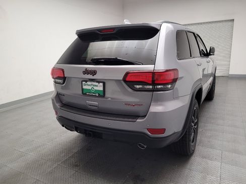 Used 2018 Jeep Grand Cherokee Trailhawk AWD/4WD image 7