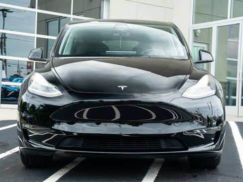 Used 2021 Tesla Model Y Long Range AWD/4WD image 4