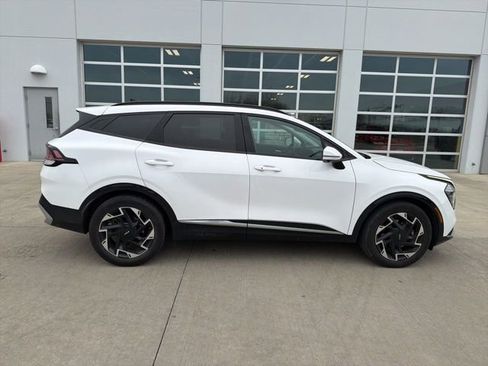 Used 2023 Kia Sportage SX image 2