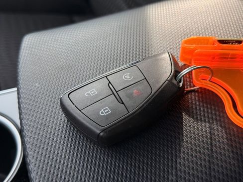 Used 2025 Chevrolet Equinox LT image 36