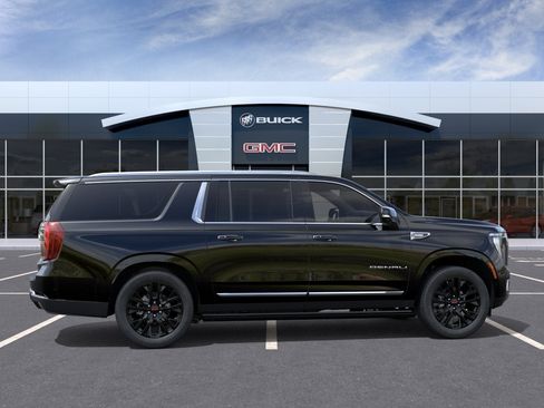 New 2026 GMC Yukon XL Denali w/ Denali Reserve Package RWD image 5
