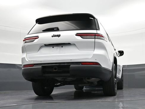 Used 2023 Jeep Grand Cherokee L Laredo RWD image 28