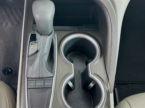 Used 2022 Toyota Camry LE image 24