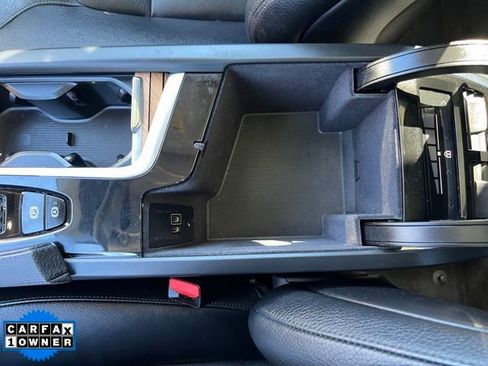 Used 2021 Volvo XC90 T6 Momentum image 30