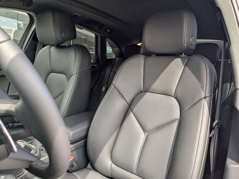 New 2026 Porsche Macan image 5
